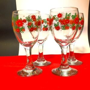 Set of 4 vintage poinsettia glasses